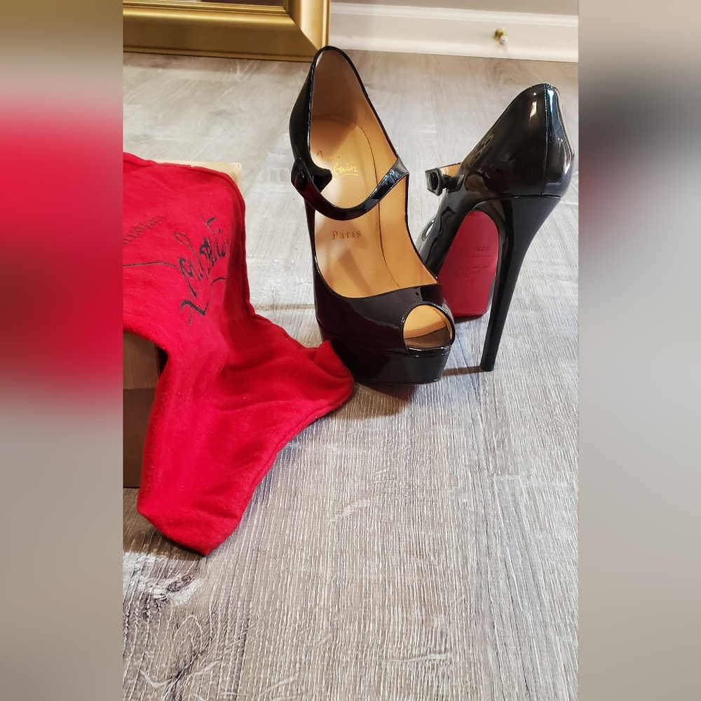 Original Christian Louboutin Bana 140